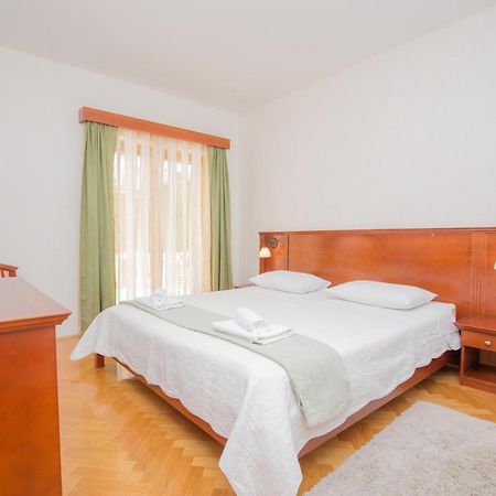 Rooms Plava Laguna พรีมอชเตน ภายนอก รูปภาพ