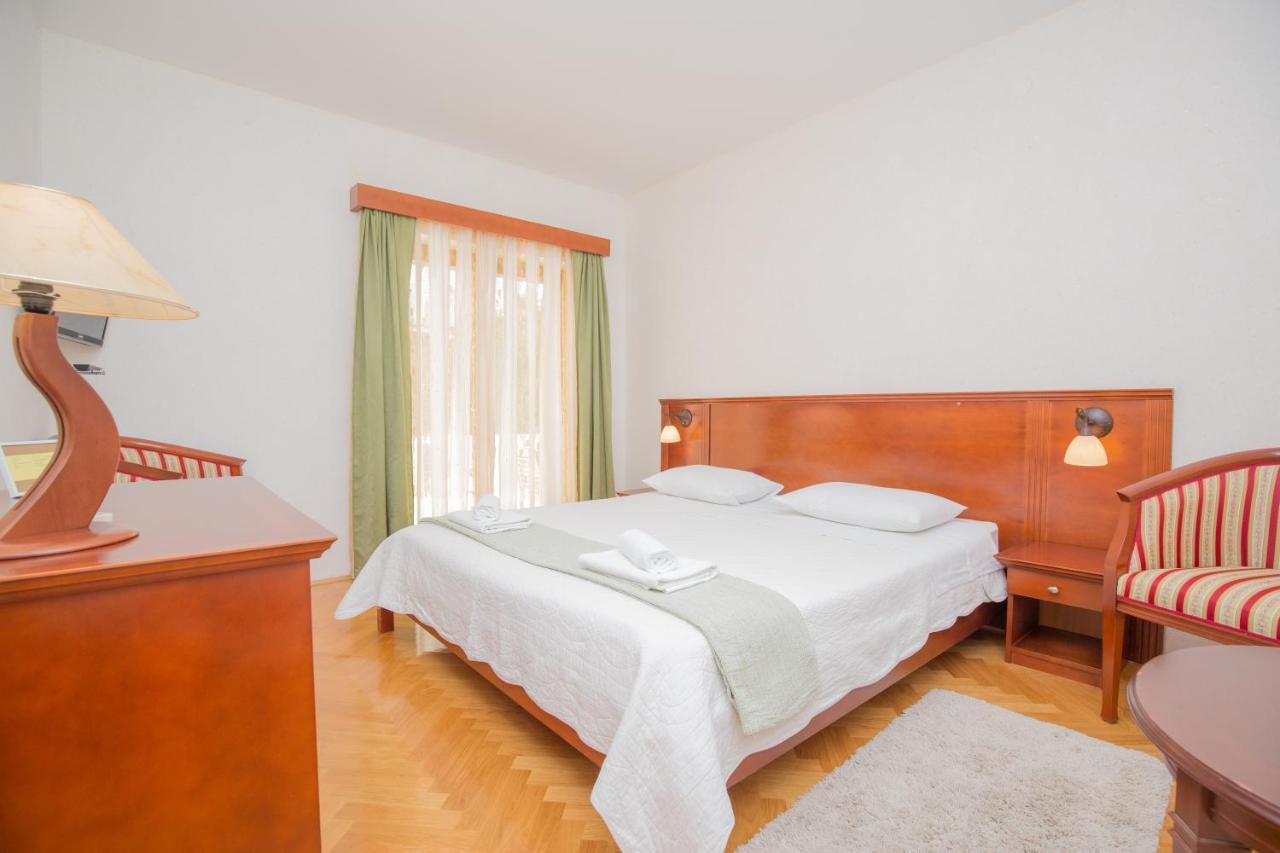 Rooms Plava Laguna พรีมอชเตน ภายนอก รูปภาพ