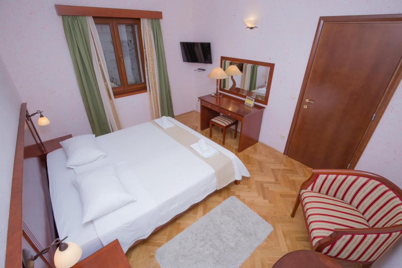 Rooms Plava Laguna พรีมอชเตน ภายนอก รูปภาพ
