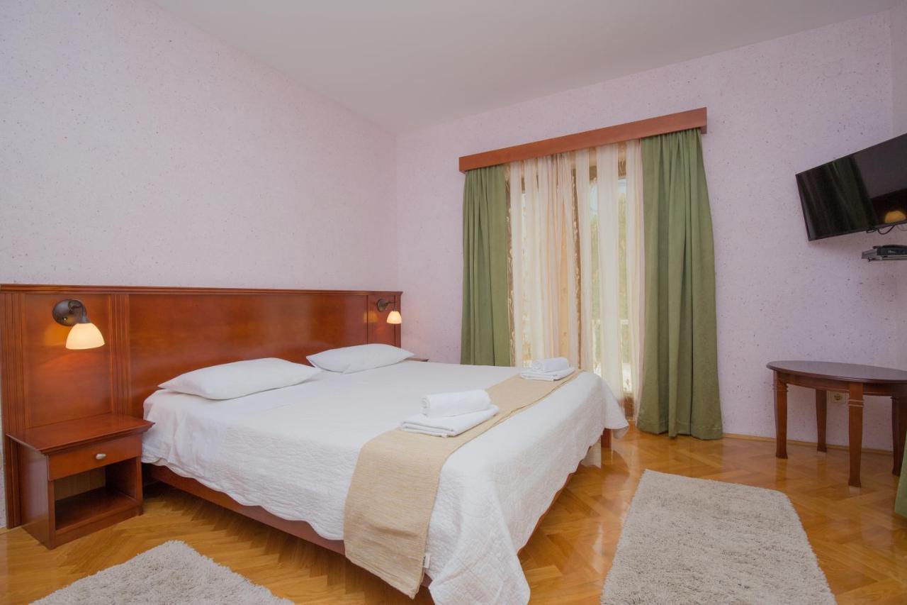 Rooms Plava Laguna พรีมอชเตน ภายนอก รูปภาพ
