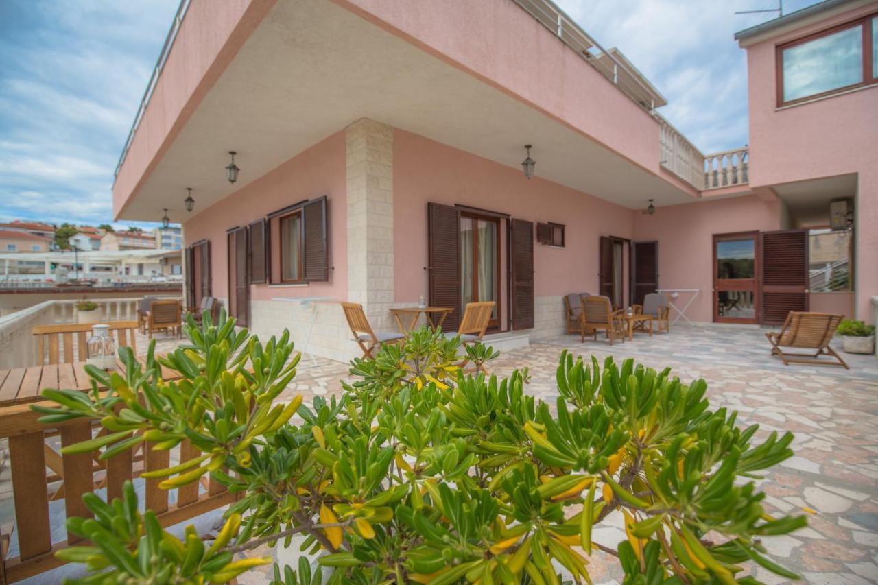 Rooms Plava Laguna พรีมอชเตน ภายนอก รูปภาพ