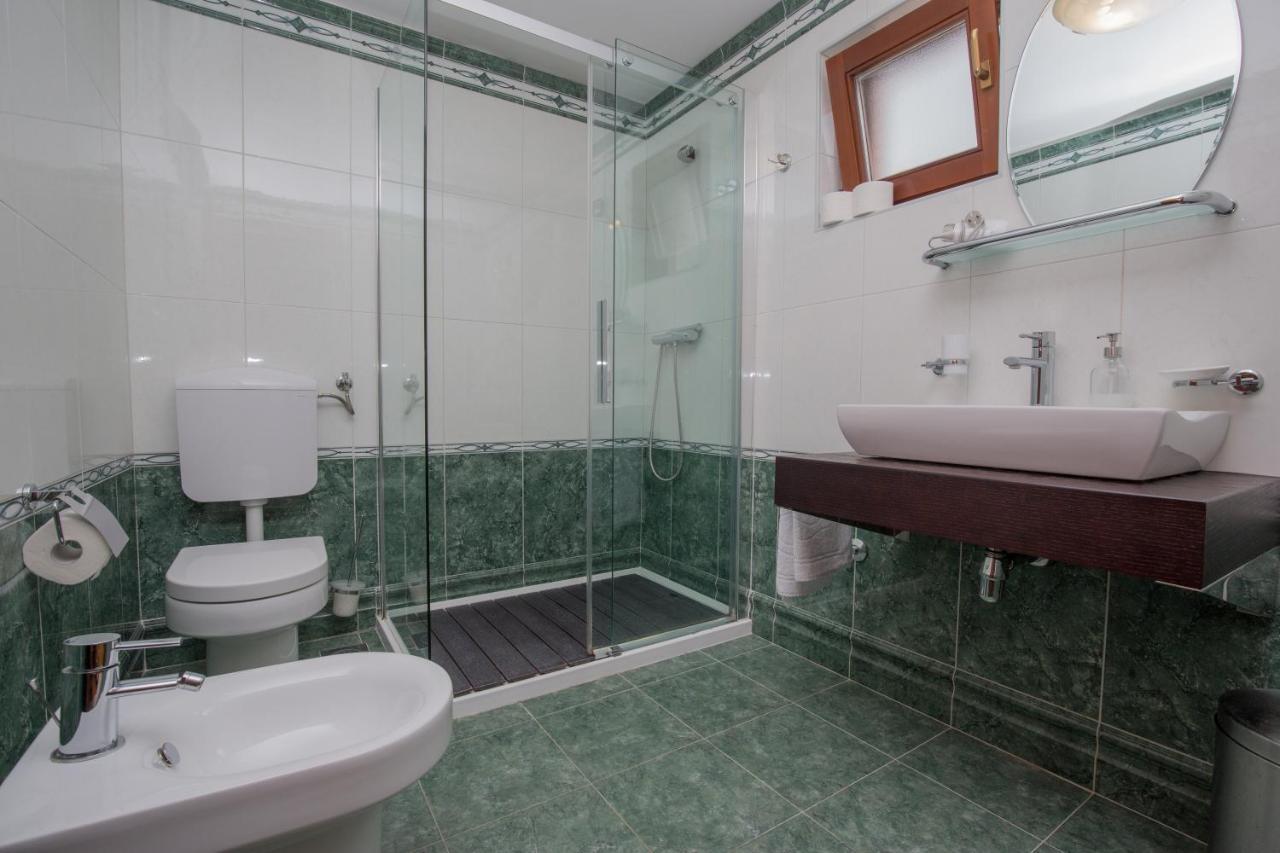 Rooms Plava Laguna พรีมอชเตน ภายนอก รูปภาพ