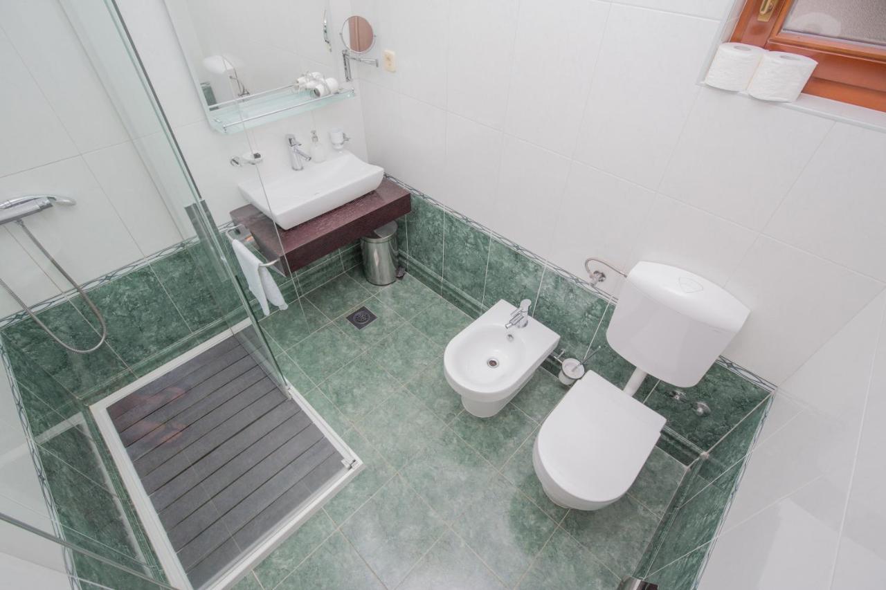 Rooms Plava Laguna พรีมอชเตน ภายนอก รูปภาพ